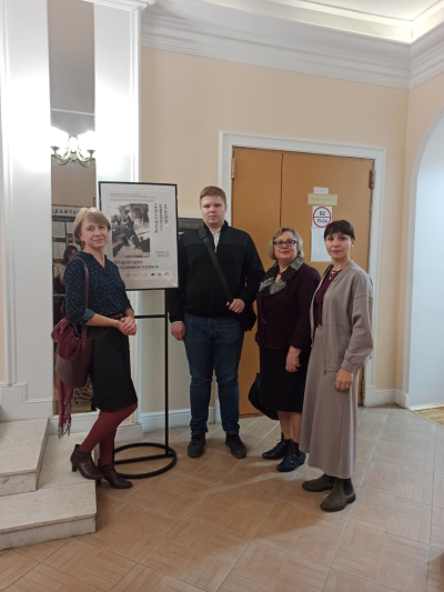 Работнікі БДАМЛМ наведалі вернісаж міжнароданага праекта “Літаратары на ваенных шляхах”