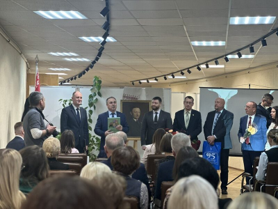 БДАМЛМ павіншаваў Інстытут літаратуразнаўства імя Янкі Купалы з 95-годдзем