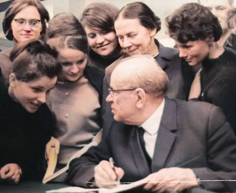 Віртуальная выстава “Дакументы Кандрата Крапівы ў фондах Беларускага дзяржаўнага архіва-музея літаратуры і мастацтва” да 130-годдзя народнага пісьменніка Беларусі