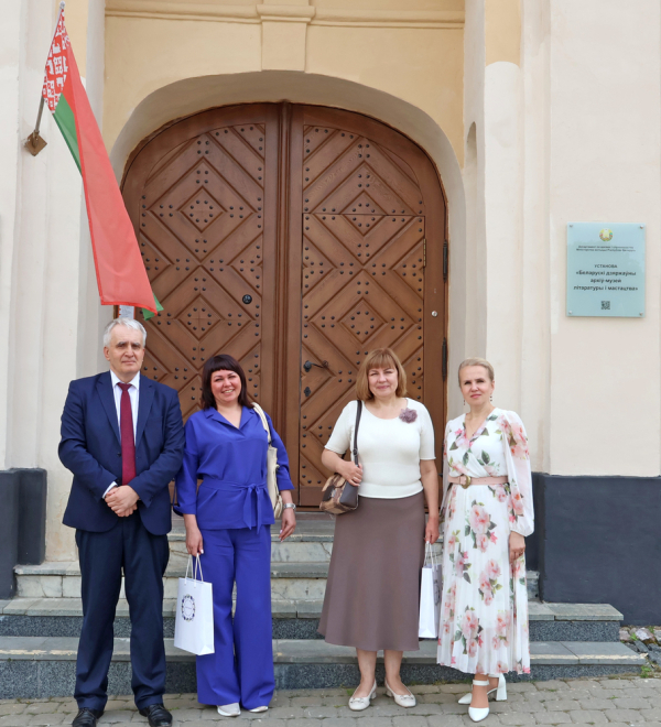 Прадстаўнікі дэлегацыі Санкт-Пецярбурга наведалі БДАМЛМ.